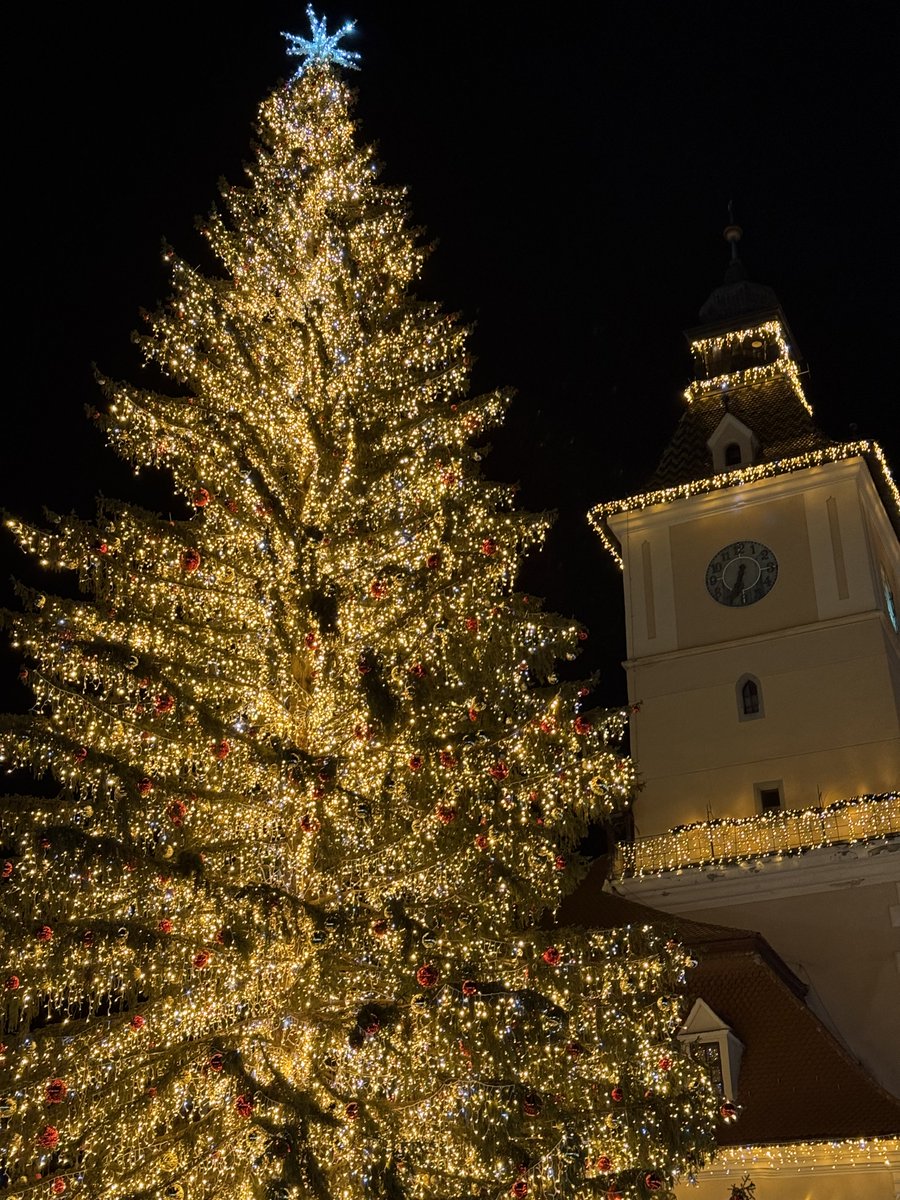 dramdistiller's tweet photo. Merry Christmas🎅🎄Brasov, România 🇷🇴 https://t.co/0yyahXArLz