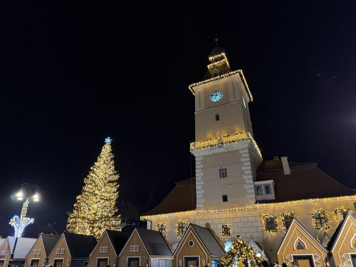 dramdistiller's tweet photo. Merry Christmas🎅🎄Brasov, România 🇷🇴 https://t.co/0yyahXArLz