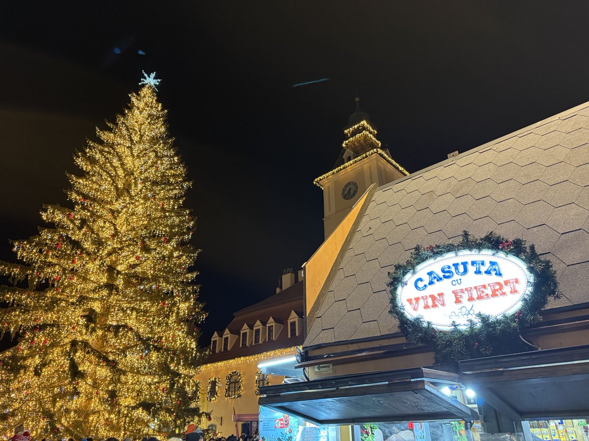 dramdistiller's tweet photo. Merry Christmas🎅🎄Brasov, România 🇷🇴 https://t.co/0yyahXArLz