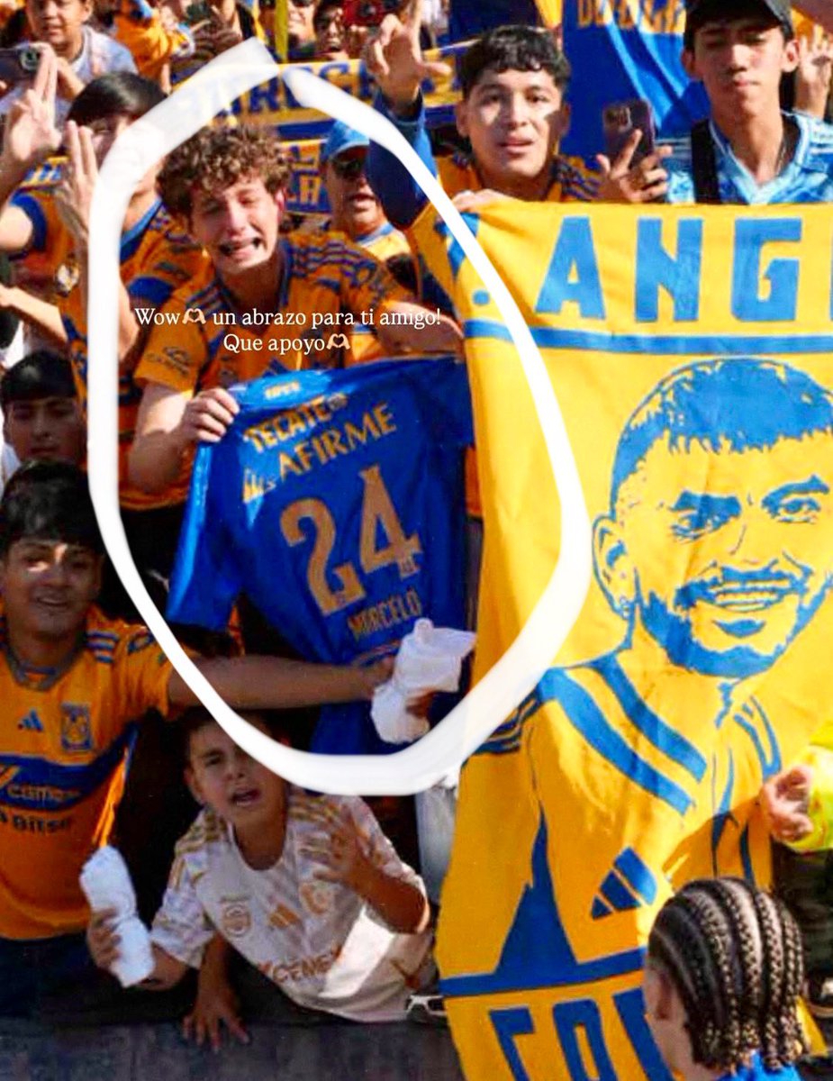 Ruboflores's tweet photo. Necesito ayuda para encontrar a este chico. Tengo algo para el.  La pasión es increíble !!!!! 💛⚽️💙⚽️ https://t.co/GNHLb6Jvfq
