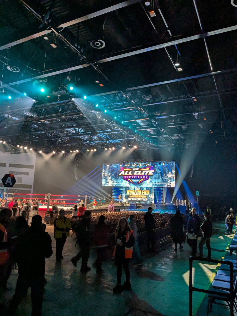 Craig_Map's tweet image. Filling up nicely at #AEWCollision #AEWCardiff
