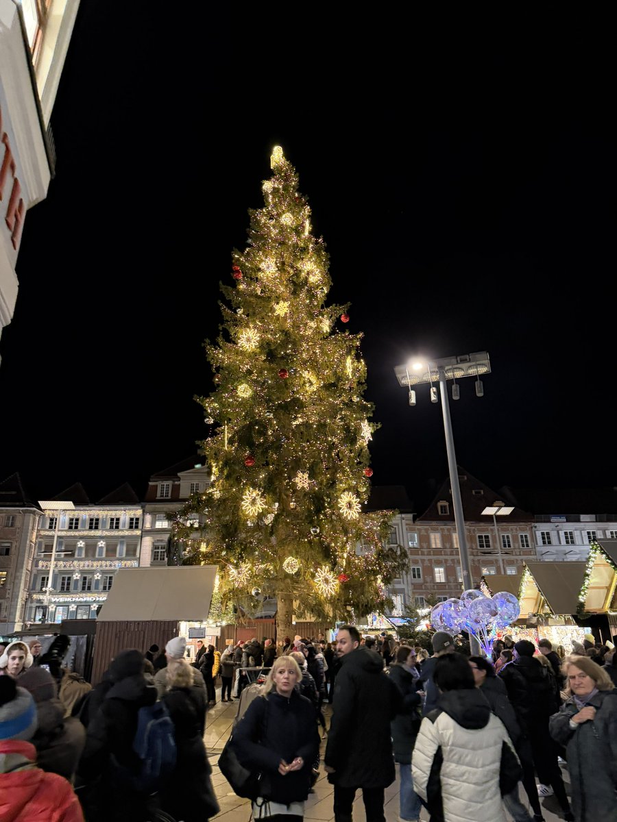 leminche's tweet photo. Graz 🎄 https://t.co/ChGQDhb6G9