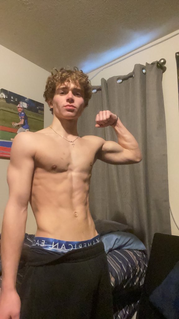 _MasterColt's tweet image. Who wants ruined by a 18 year old god😈💰