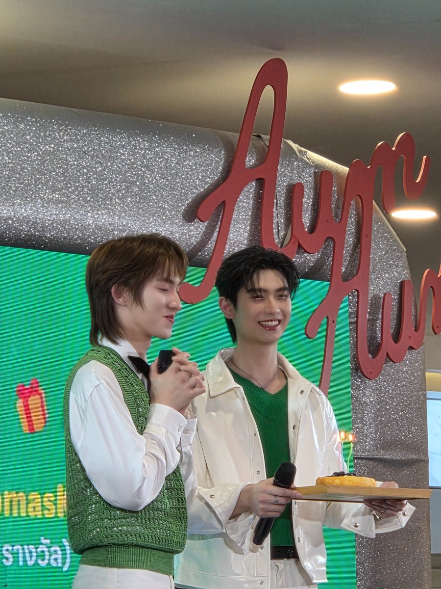 helloitmem3mo's tweet image. 12.12.68 ขอปักวันไว้ว่าวันนิเป็นวันแรกที่เราได้ไปตามงานของโทมัสก้องคือรู้สึกไม่เสียดายเวลาที่ไปรอตั้งนานเลยมันคุ้มมากจริงๆสำหรับการไปเจอทั้งคู่ครั้งแรกน่ารักมาก ! พี่ๆในด้อมก็น่ารักหวังว่าจะได้เจอกันอีกเรื่อยๆเลยคั้บ🫶🏻