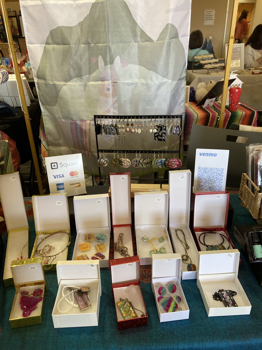 UTransformCoach's tweet image. Doing the Holiday Market at Smoky Hill Library, Centennial CO until 2 pm today.

Stop by and say “hi”!