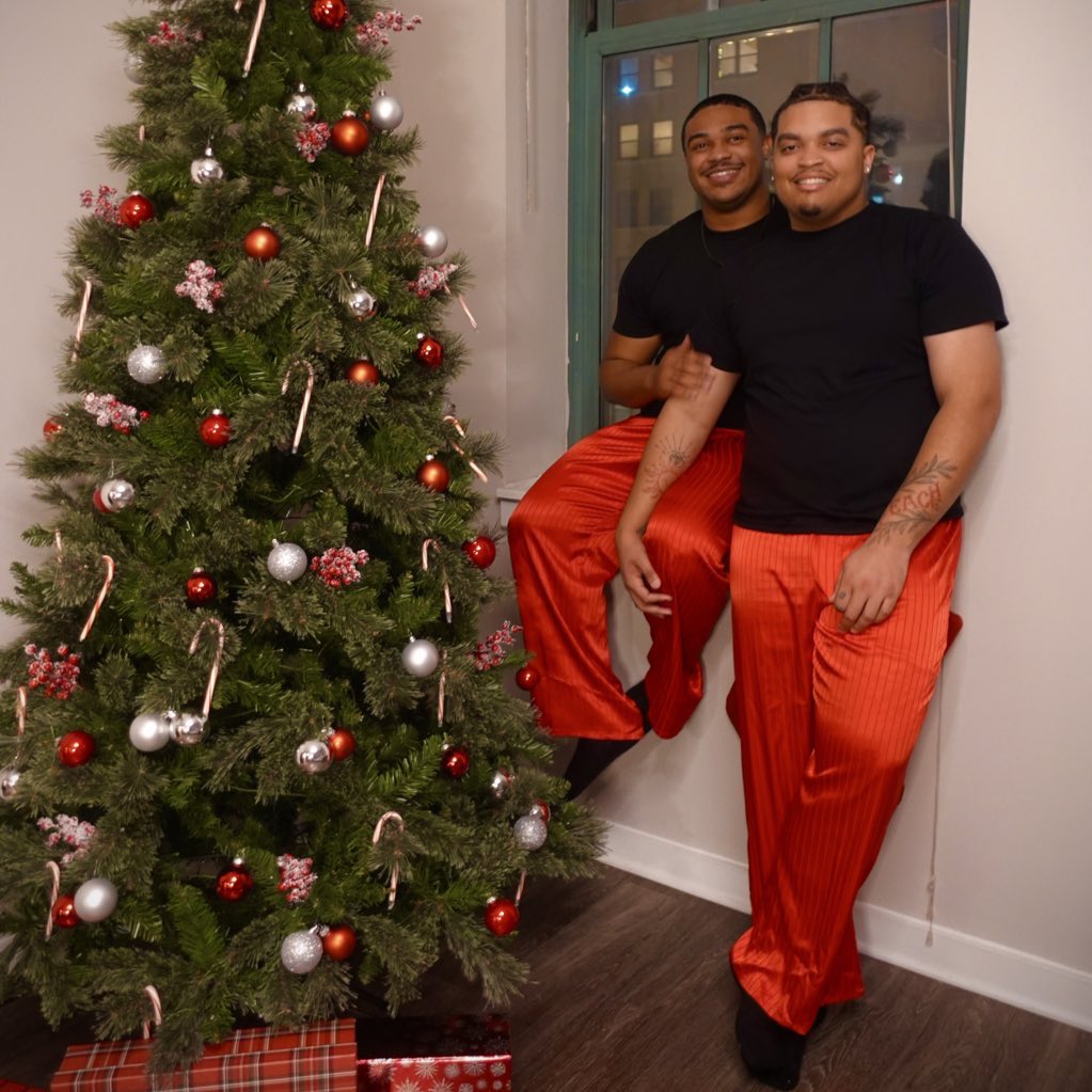 merocmgs's tweet image. happy holidays from us ❤️