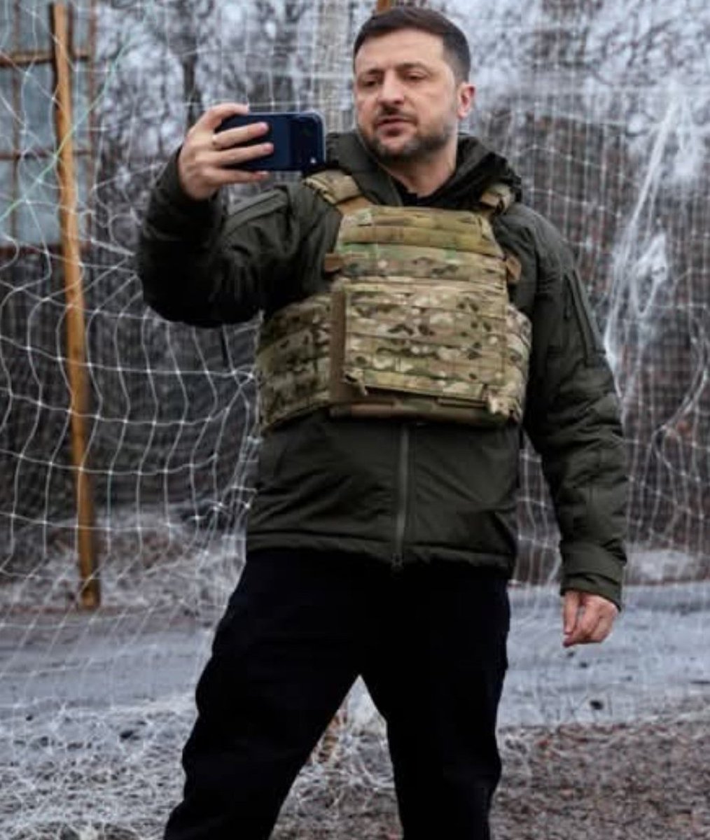 This photo says everything about how incredible of a leader he is. 

I am in awe. 

❤️

#ZelenskyyWarHero all day every day ❤️‍🔥👑