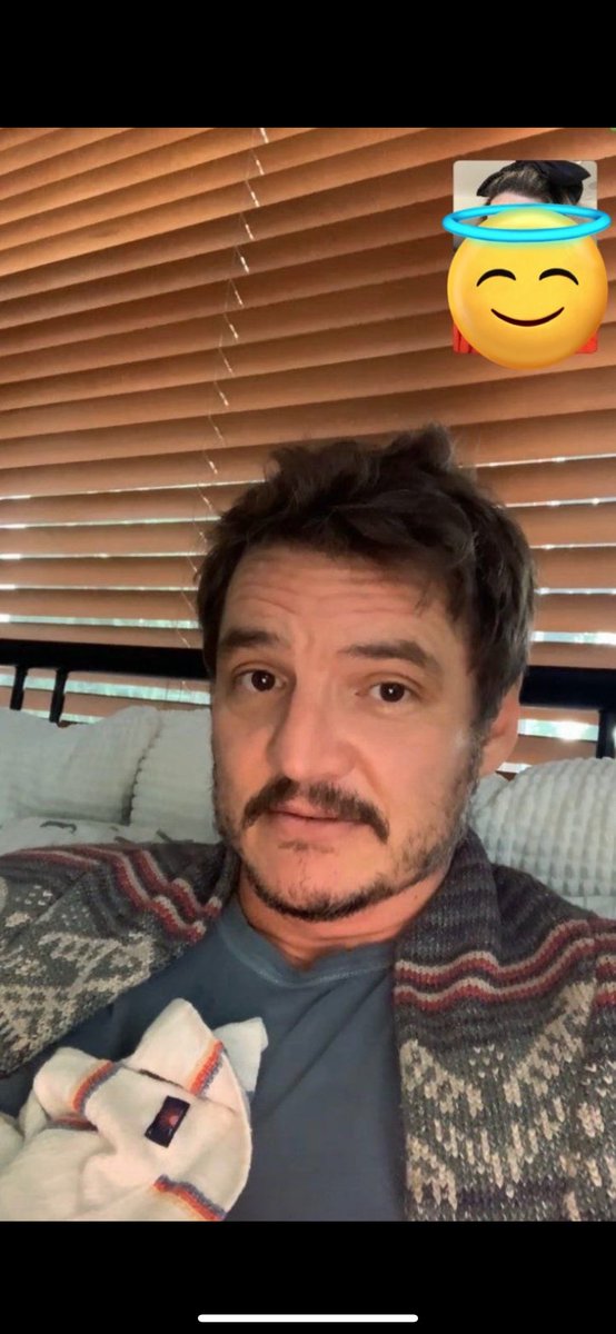 _Pascalispunk__'s tweet image. Cozy vibes and a surprise video call with a fan - the perfect morning! 😄📞