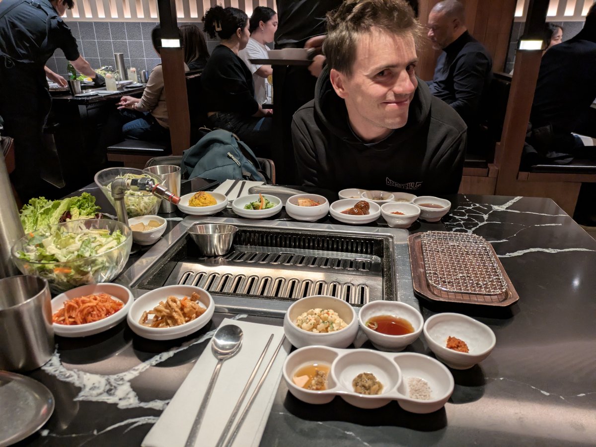 Los mejores restaurantes no son solo de comida
Se trata de la experiencia completa
Probé la barbacoa coreana por prim