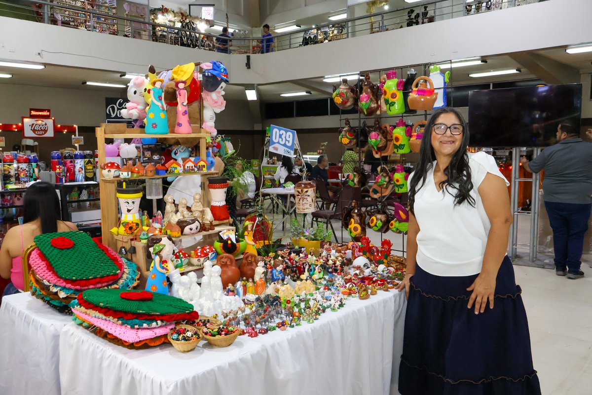 Los emprendedores del Bazar Navideño te esperan con propuestas llenas de creatividad y dedicación 🎄✨
Aquí encontrarás productos únicos, hechos con esfuerzo y pasión, ideales para compartir y apoyar lo local en un ambiente familiar.

#BazarNavideño #Expocentro #SPS