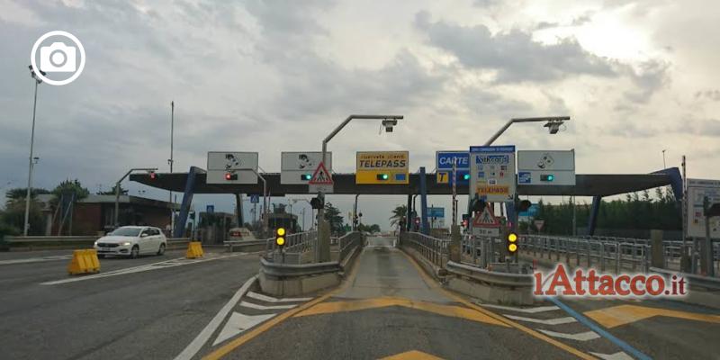 lAttacco's tweet image. Autostrada A16 Napoli-Canosa, lavori pavimentazione: chiusure tratto Grottaminarda-Candela entrambe direzioni #CANDELA #AUTOSTRADA #CHIUSURE tinyurl.com/28sm6j5b