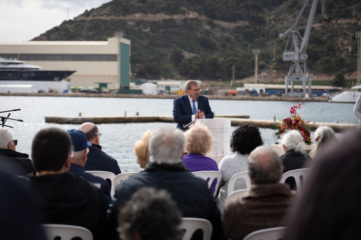 El SE <a href="/FmartineL/">Fernando Mtnez. López</a> anuncia que se incoará expediente de la ciudad de Cartagena como Lugar de Memoria a petición de las asociaciones memorialistas en el acto de Homenaje al Exilio celebrado en el puerto.

#MemoriaEsDemocracia