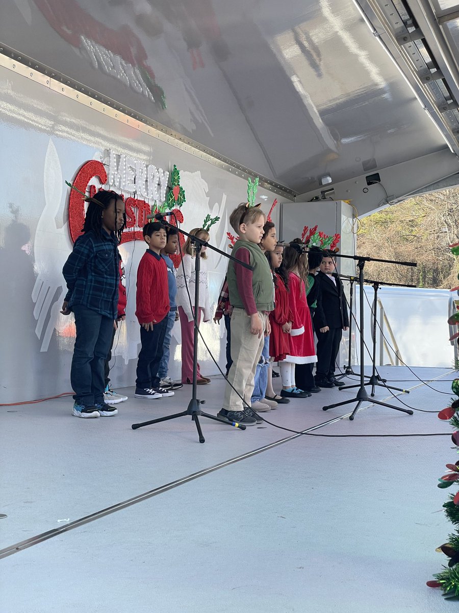 McCallMusicians's tweet photo. Our 1st graders did a super job singing for Christmas at Piedmont. Much gratitude to all the families who came.  Many thanks to our Asst Prin, Melissa Hollifield, our Prin, Tom Farrell, Claire Farrell, &amp; David Lawrence for their support. @mccallprimary1 @CobbSchools @cobbperforms https://t.co/jvGIVFgi7h