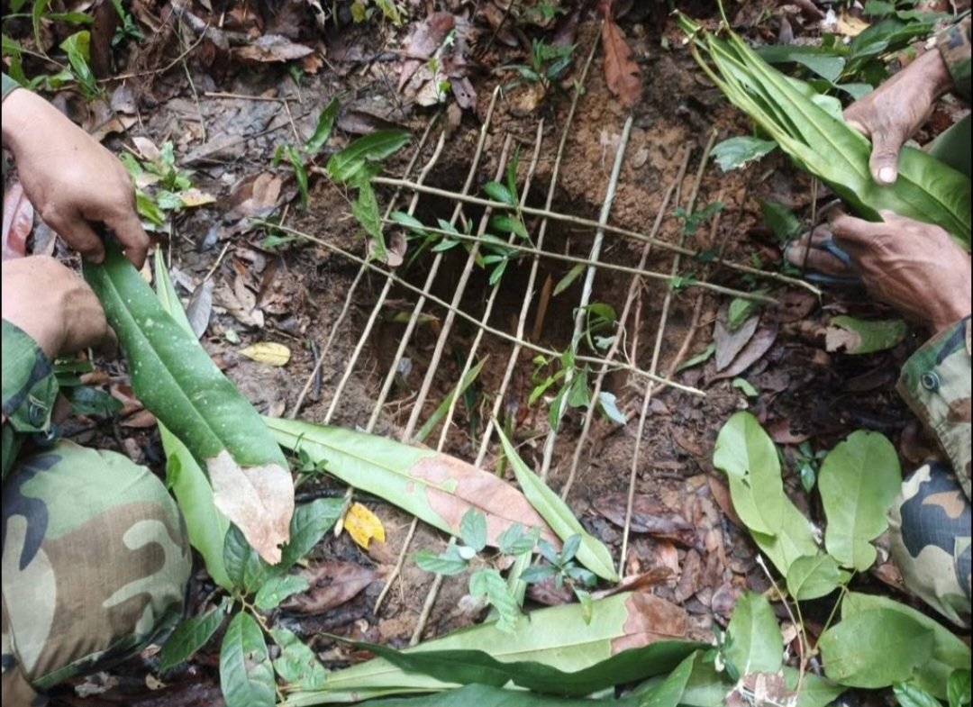 thechonkygod's tweet photo. @un_cha_un Ya right! Planting landmines on Thai soil is NO accident. 

#ไทยกัมพูชา https://t.co/7VqzWHtJk7