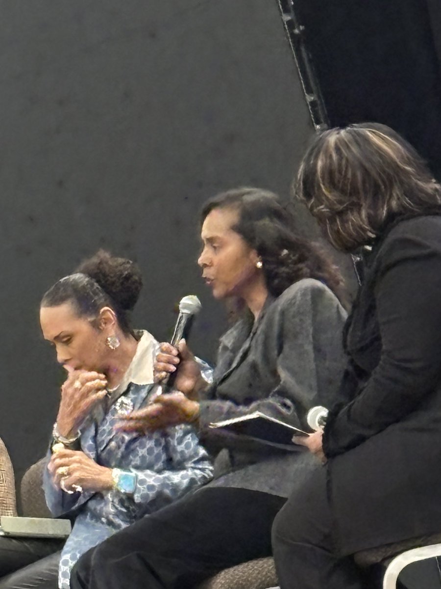 Principal Lawson ✨ tweet media