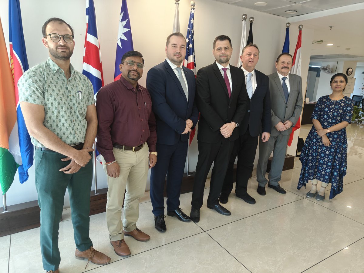 IROfficeiiti's tweet photo. We were pleased to welcome a delegation from Technical University of Košice (TUKE), Slovakia 🇸🇰 to IIT Indore 🇮🇳 🤝🌍
#IITIndore #TUKE #InternationalEngagement #slovakia #globalengagement #Academic https://t.co/JC4jJzZdcv