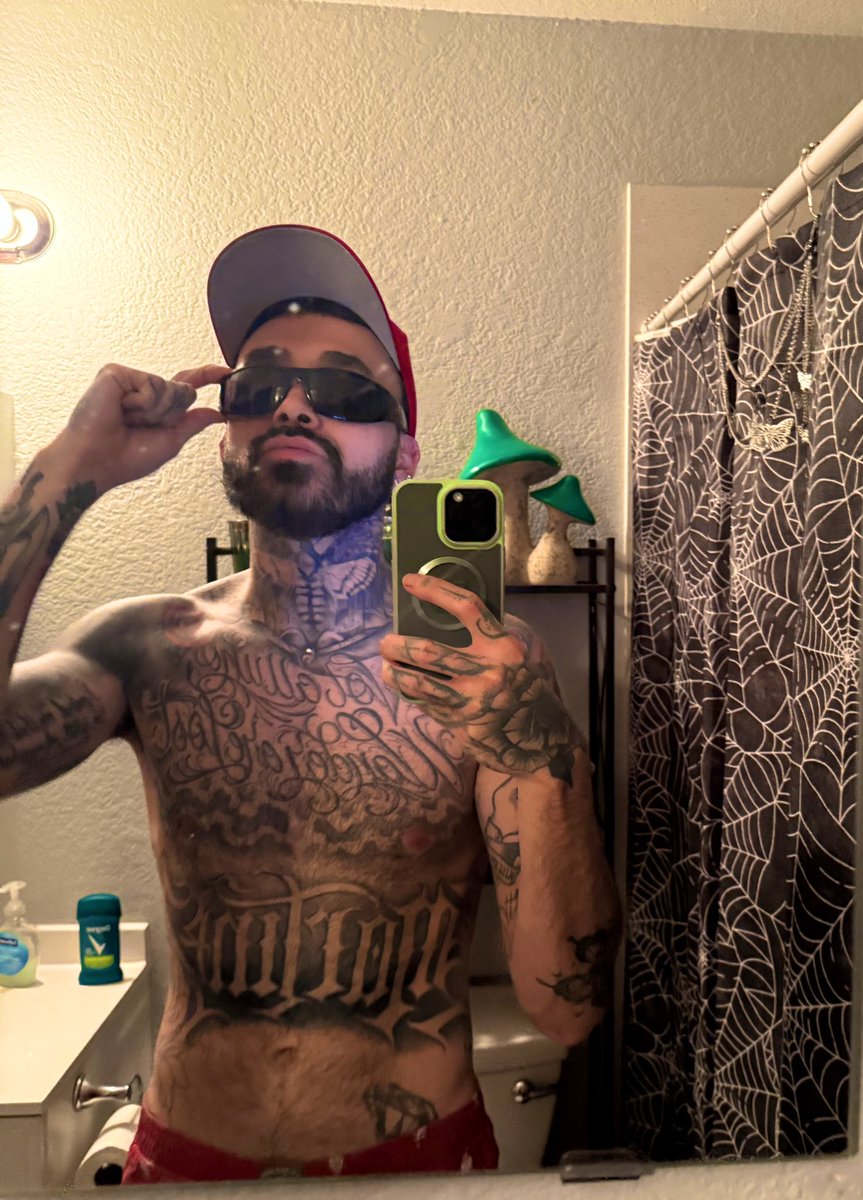 I look like someone’s dad 👨🏽