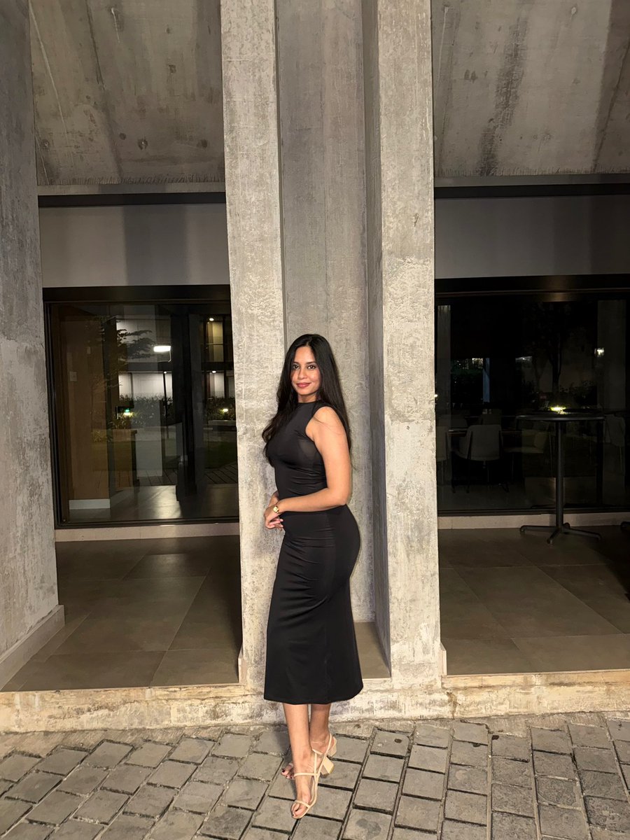 devyaanii_'s tweet photo. normalise arm fat https://t.co/exAf1S14hX