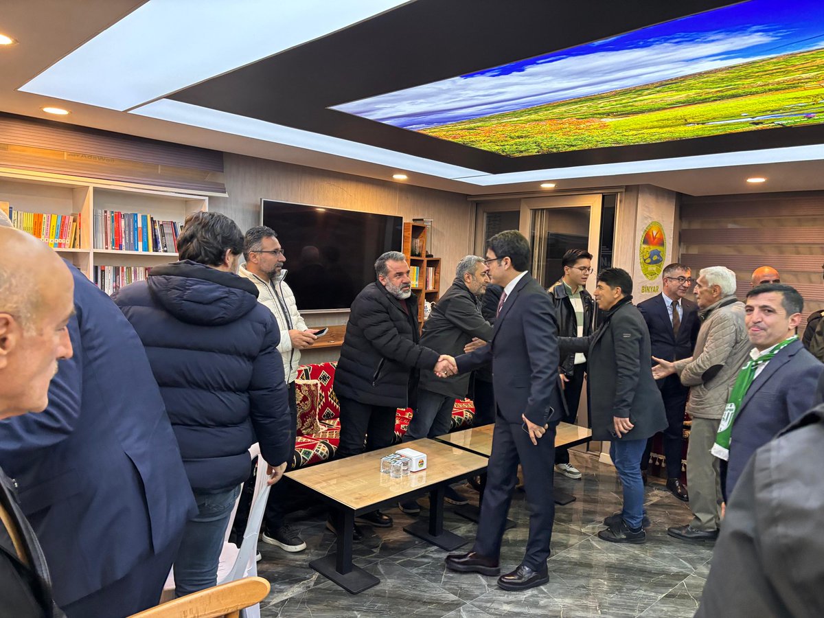 📍BİNYAR | Ankara

BİNYAR’ın düzenlediği 12.12 Dünya Bingöllüler Günü programı vesilesiyle kıymetli hemşehrilerimizle bir araya gelmekten büyük memnuniyet duyduk. 

Ortaya çıkan bu birlik ve beraberlik tablosu; aramızdaki güçlü bağların ve diri tutulan ortak ruhun en güzel