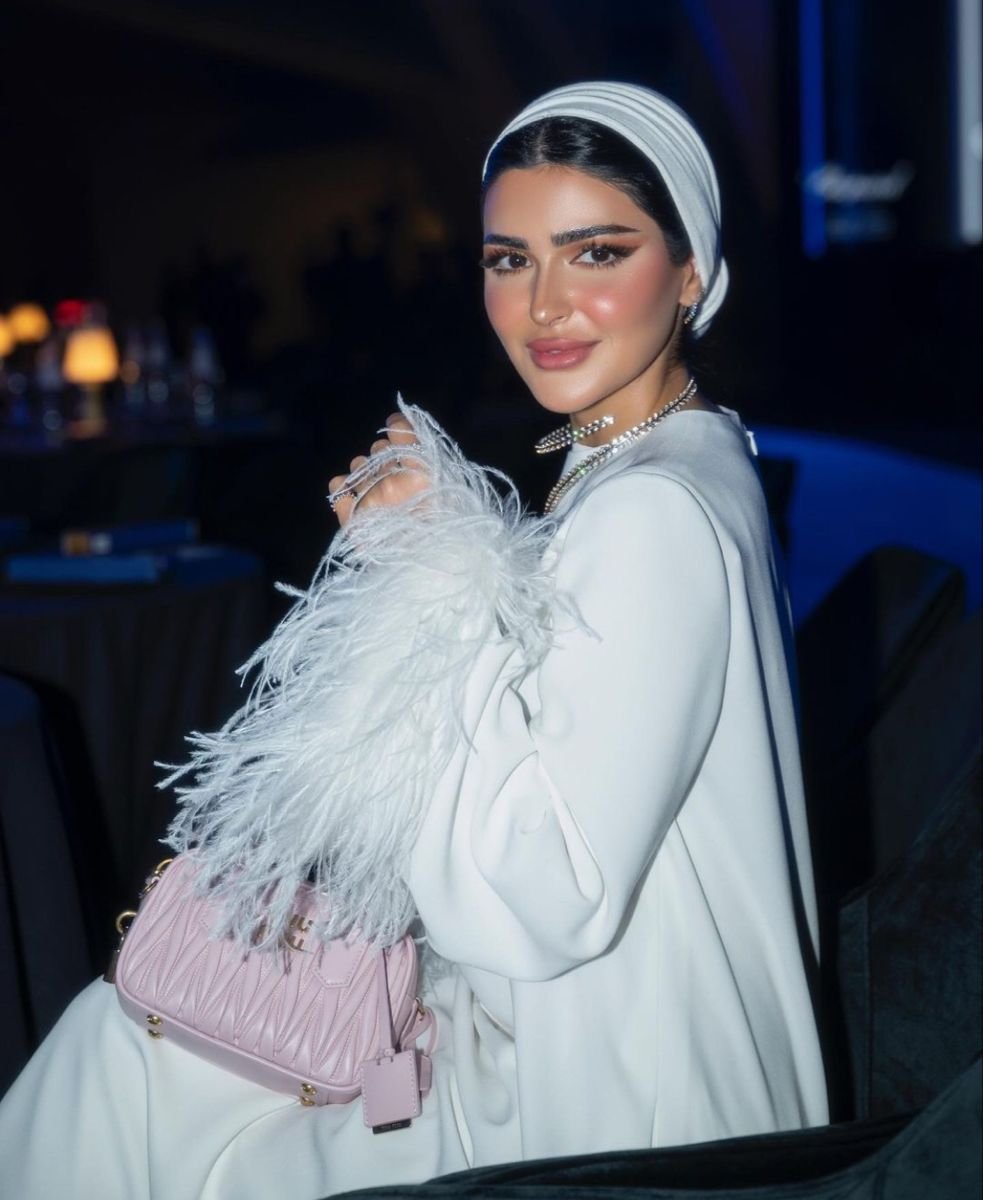 وش رأيك في المرأة الكويتية؟؟🤍😇😇