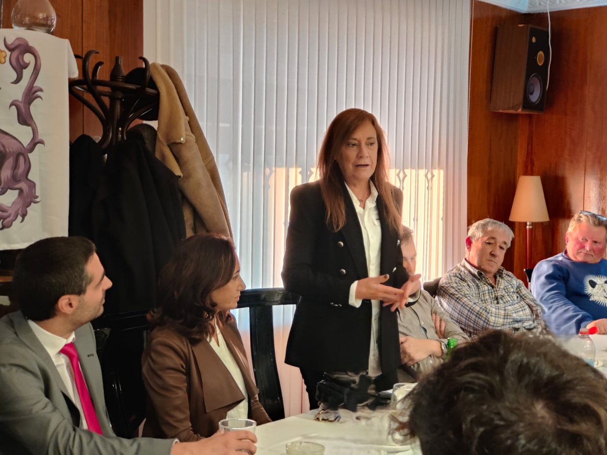 UPLeones's tweet photo. Hoy @UPL_Salamanca reunió a sus cargos en #CalzadaDeValdunciel en un almuerzo de trabajo para compartir experiencias y coordinar líneas de actuación comunes entre municipios.

👉En el encuentro participaron la Secr. General de UPL @AliciaGallegUPL y el Presidente @CarlosJSalgado. https://t.co/P5083gs5pS