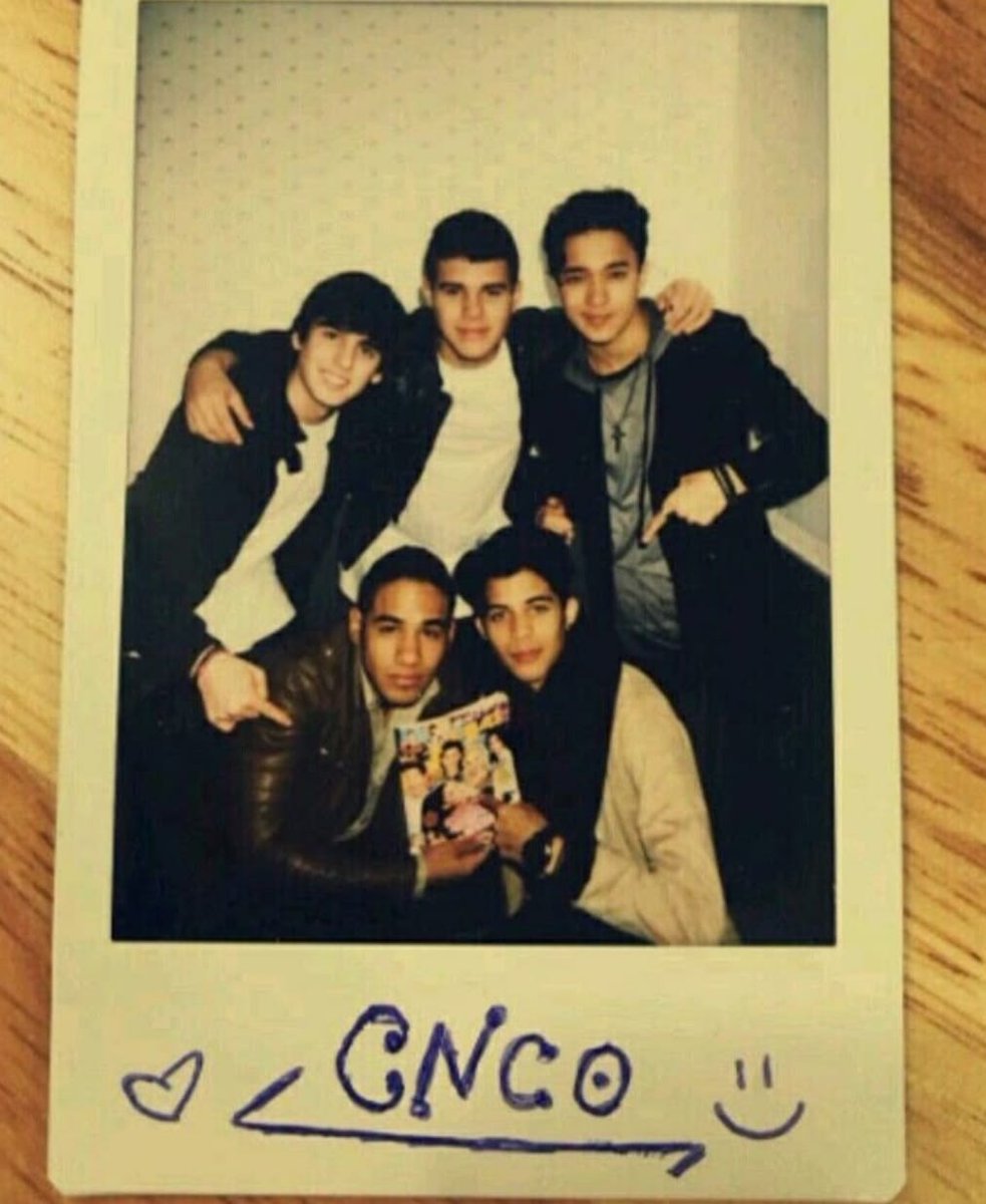 CNCOpremium's tweet photo. Los amamos siempre, feliz aniversario 🤍

10 años de CNCO https://t.co/qA0JNnw2HC