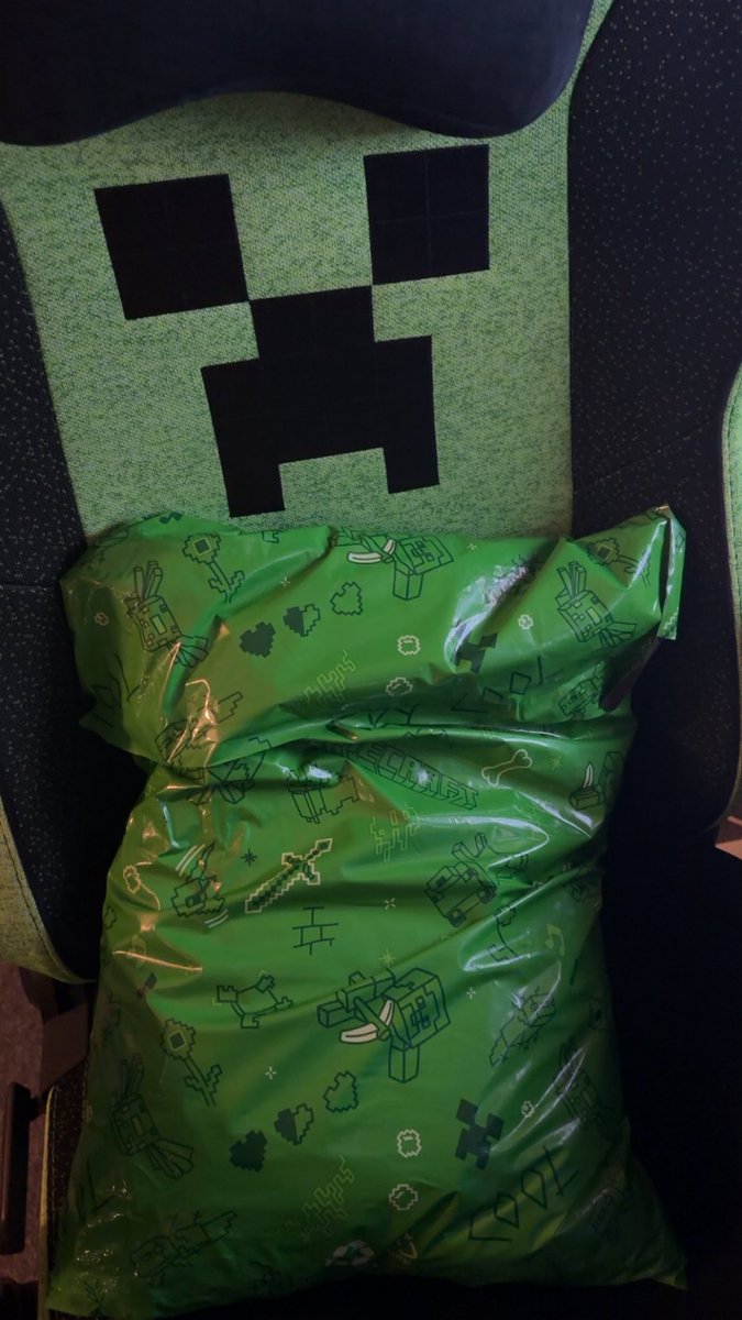 kinzi ✮⋆˙ tweet media