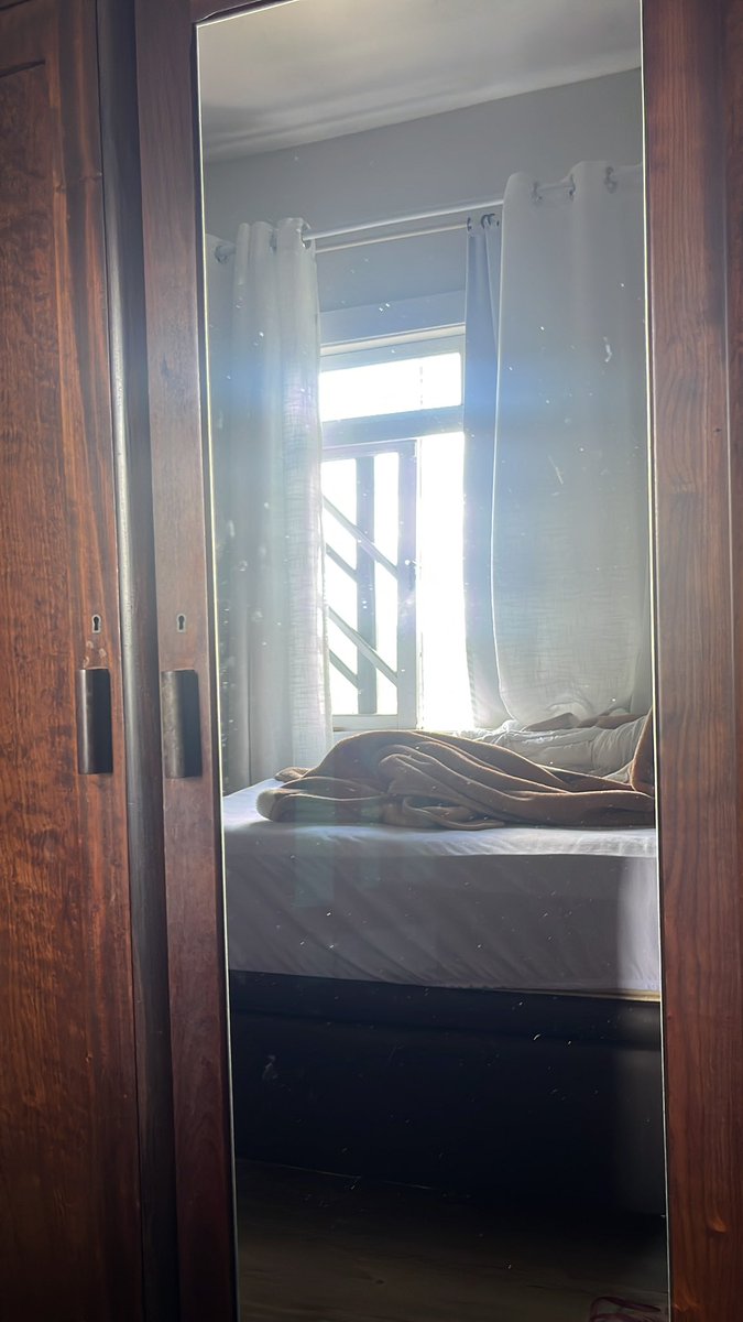 muellerz_'s tweet photo. Eu ficando na cama as férias toda https://t.co/xbLLbxMXHU