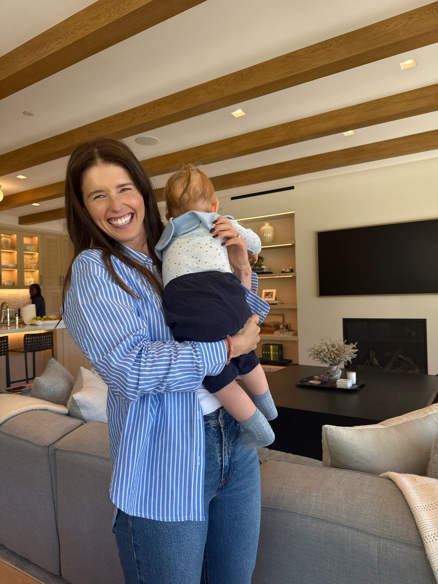 prattprattpratt's tweet image. Join me in wishing happy birthday to the most extraordinary wife, mother, step mother, friend, sister, daughter, podcaster, author and mega boss! Grateful to have been by your side for another trip around the sun! Let’s do it again! And again! Happy Birthday Chief! ❤️