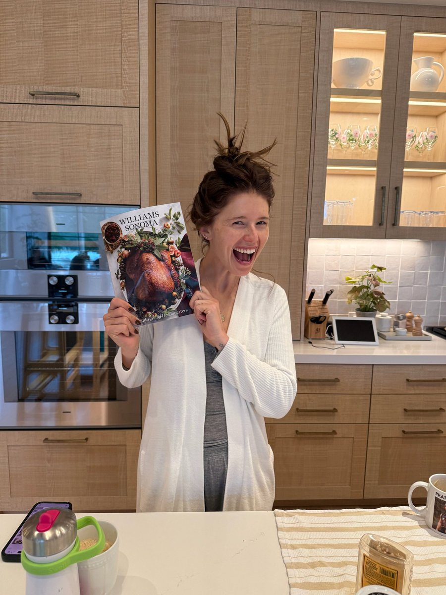 prattprattpratt's tweet image. Join me in wishing happy birthday to the most extraordinary wife, mother, step mother, friend, sister, daughter, podcaster, author and mega boss! Grateful to have been by your side for another trip around the sun! Let’s do it again! And again! Happy Birthday Chief! ❤️