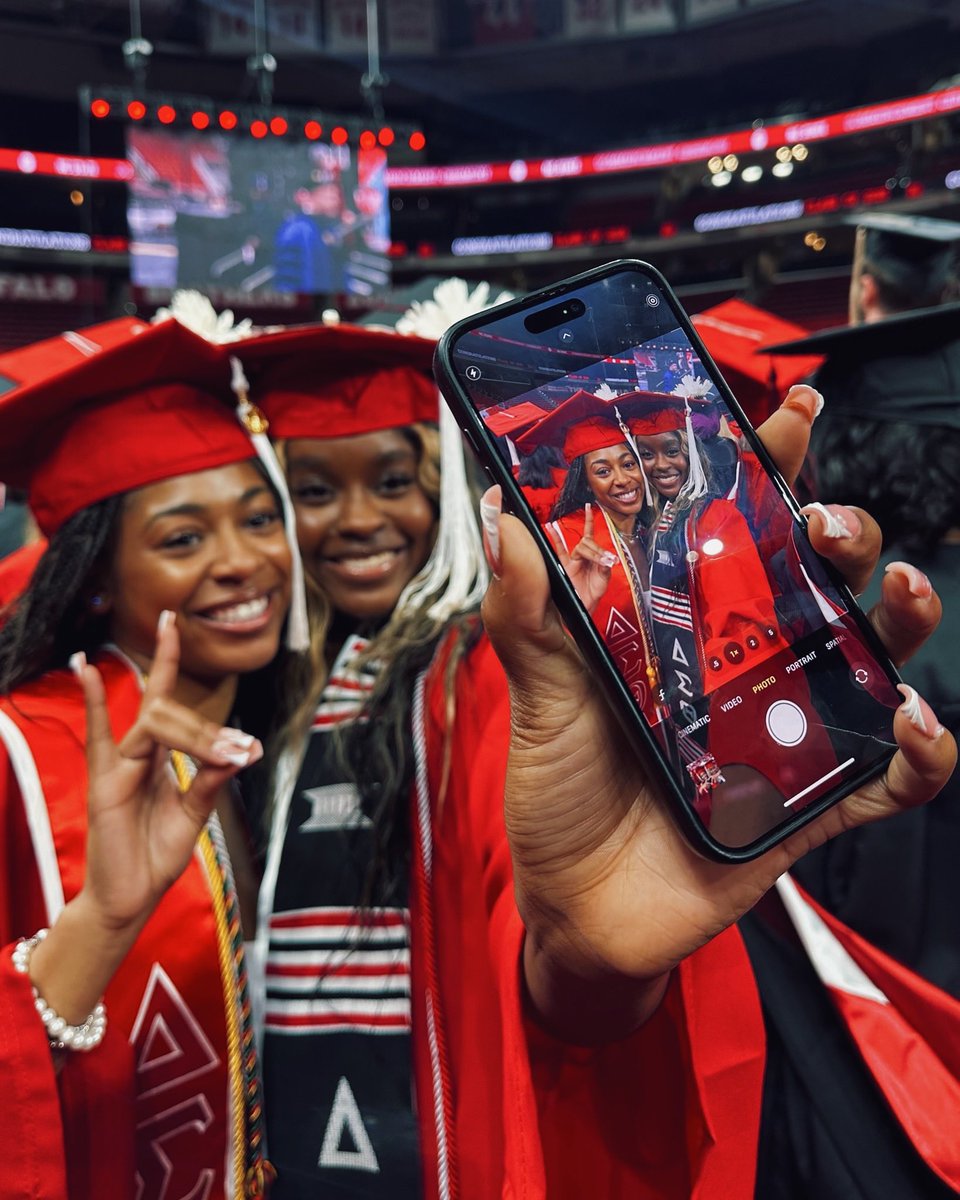 NCState's tweet image. 35° outside. ❄️ 3,498 degrees inside. 🔥

The world is waiting for you, Wolfpack. We can’t wait to see what you #ThinkAndDo next.