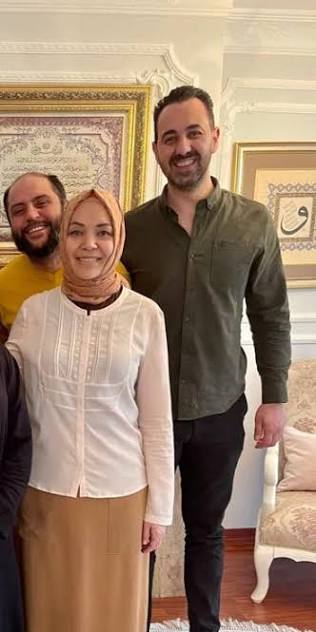 Hilal Kaplan,boşandıktan sonra kocasının en yakın arkadaşıyla evlenen kadın mı ?