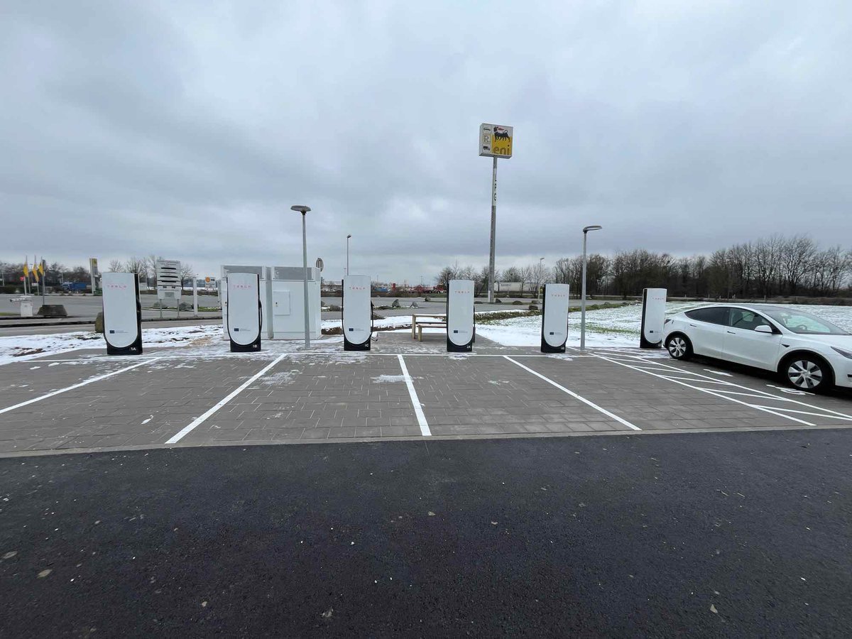 TeslaCharging's tweet image. New Tesla Supercharger: Suben, Austria (6 stalls) 
tesla.com/en_eu/findus?l…