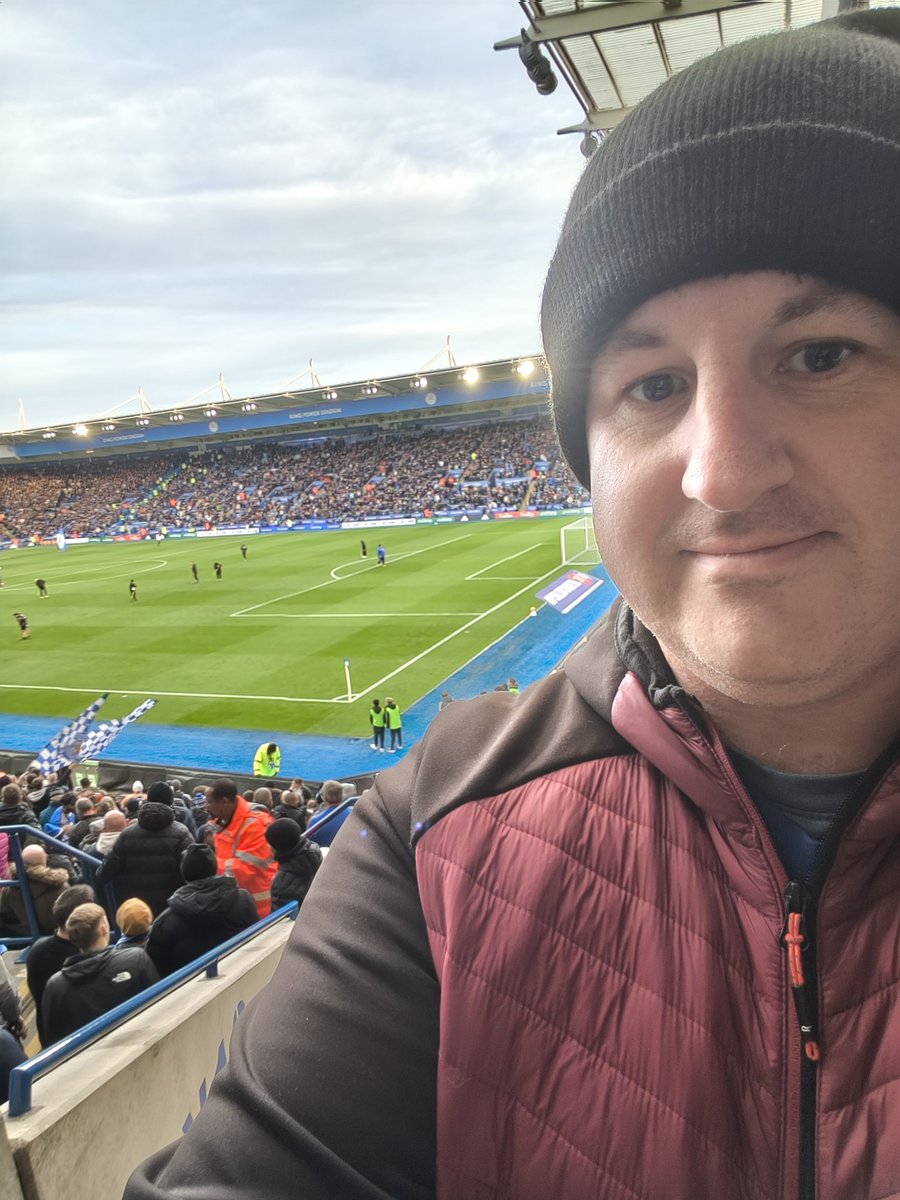 ShaunFarrelly's tweet photo. Never went to a Leicester City match when living in Leicester, now twice in three weeks. Picked a good one to go to though. A goal from his own half from Abdul Fatawu
#Leicester #LCFC #LEIIPS #Championship #EFL https://t.co/UZTbthqtWS