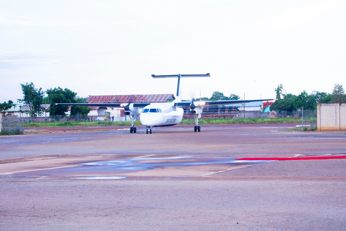 auricair's tweet image. ✈️ Auric Air yazindua safari mpya Kahama ⇄ Dar es Salaam, hatua muhimu kuimarisha muunganiko wa mikoa na fursa za biashara.

Uzinduzi ulihudhuriwa na Mhe. Frank Nkinda, Bi. Glory Absolm, Mhe. Shaban P. Mikongoti na wadau mbalimbali.

#AuricAir #NowFlying #Kahama #DarEsSalaam