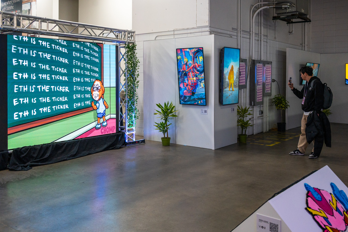 To celebrate a decade of ETH, we’re pulling a favorite moment from the ETHDenver Art Gallery archives 🎨

A reminder of how art and creativity have always had a home in this community.

From builders to artists… there’s always been somETHing for everyone at ETHDenver.