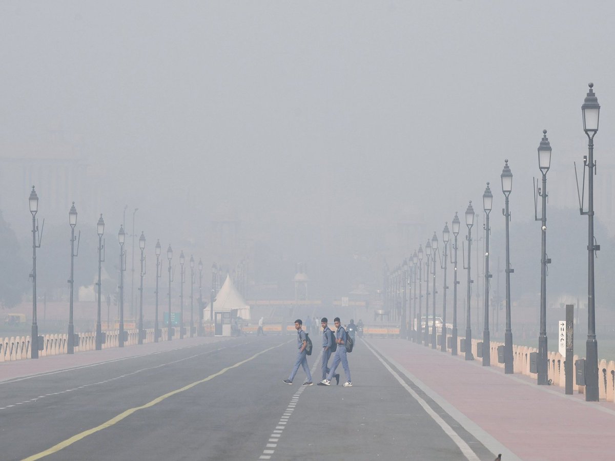 ani_digital's tweet photo. Severe air pollution: Delhi Govt directs all schools to conduct classes up to IX, XI in hybrid mode
Read @ANI Story | https://t.co/UOLztNojot
#DelhiPollution #School #HybridModel #SeverePollution https://t.co/rZBKIvC0fr