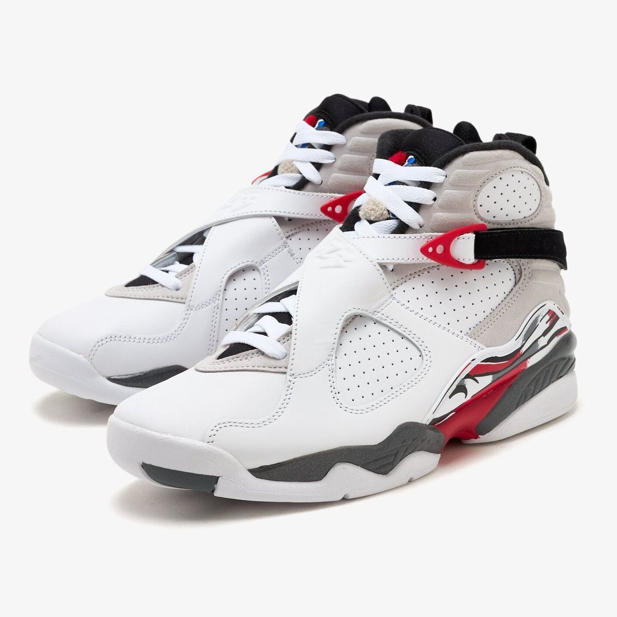 SneakerAlertHD's tweet photo. Air Jordan 8 “Bugs Bunny” 🥕🐰 

🗓️ December 20th https://t.co/zNpO9xXAA2