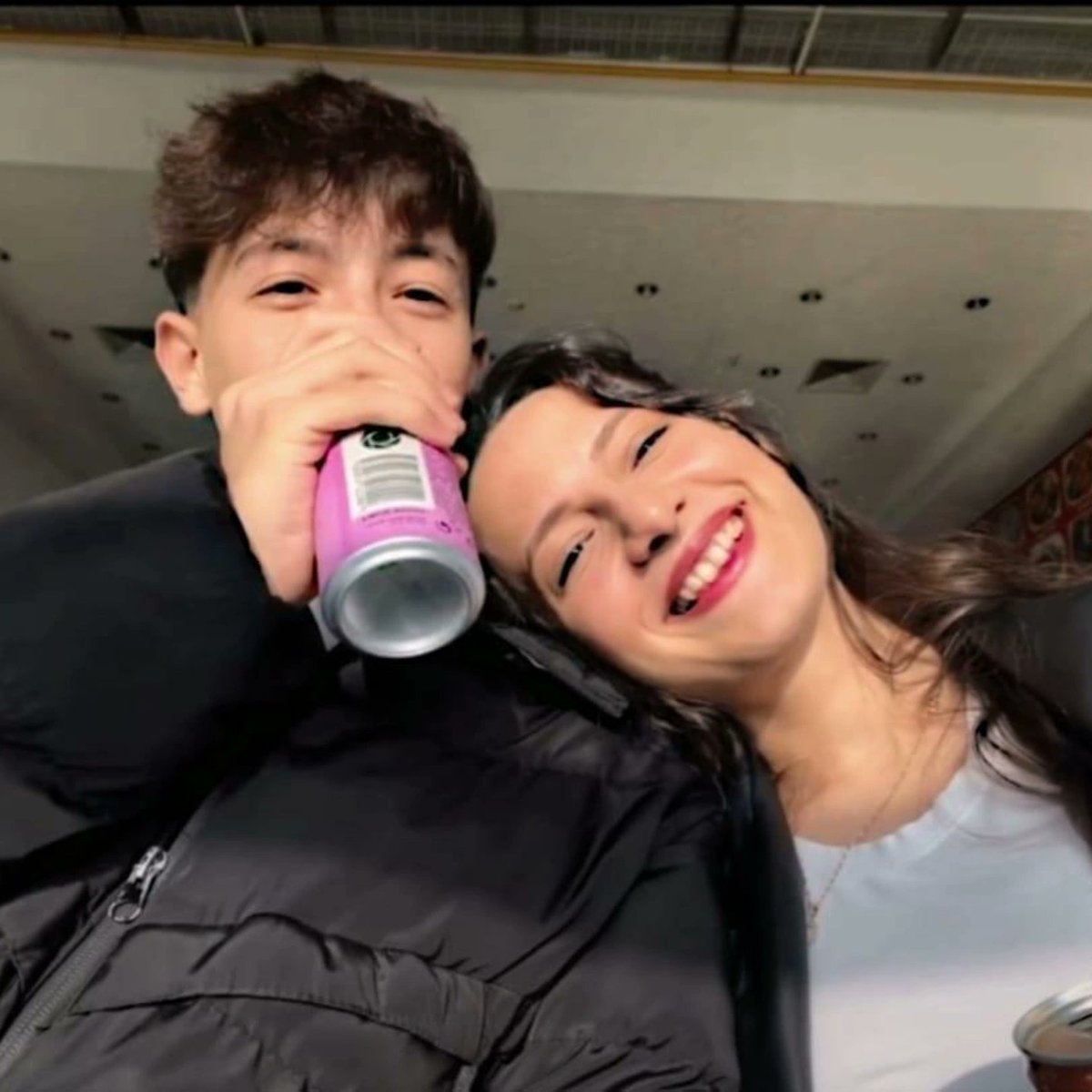 Bir yumruk, koca bir geleceği yok etti. 15 yaşındaki Alperen Ömer Toprak'ı unutmadık, unutturmayacağız. Masum bir canın yitirilişine sebep olanlar, hak ettikleri cezayı almalıdır. Adalet, Alperen'e nefes borcumuzdur.
#BirYumrukBirCan