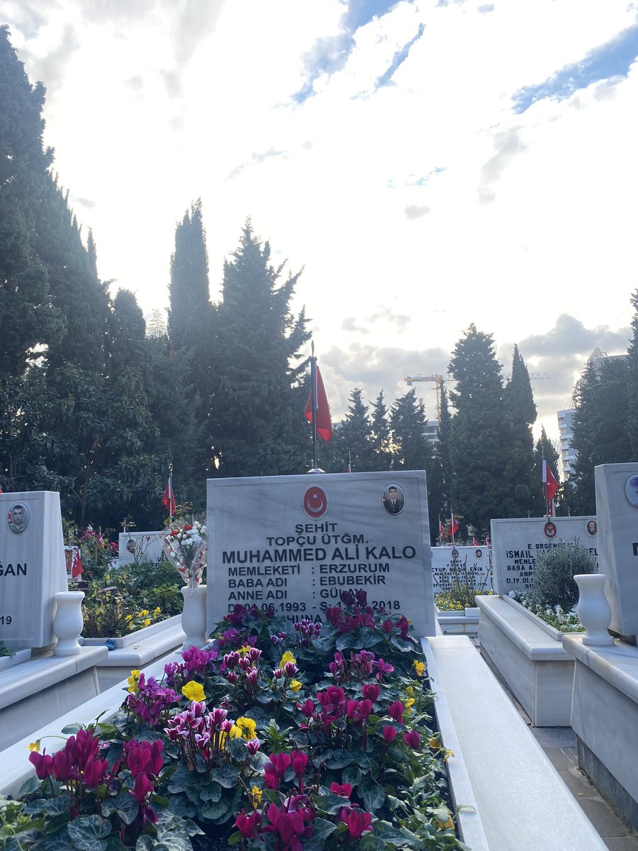 aleyynali's tweet photo. Size yiğitlikle övünenlere, “Bizim yiğitlerimiz Şehit oldu.” diyin.
13.12.2018
Şehit Üsteğmen Muhammed Ali KALO ♥️ https://t.co/MxFtD0X1IA