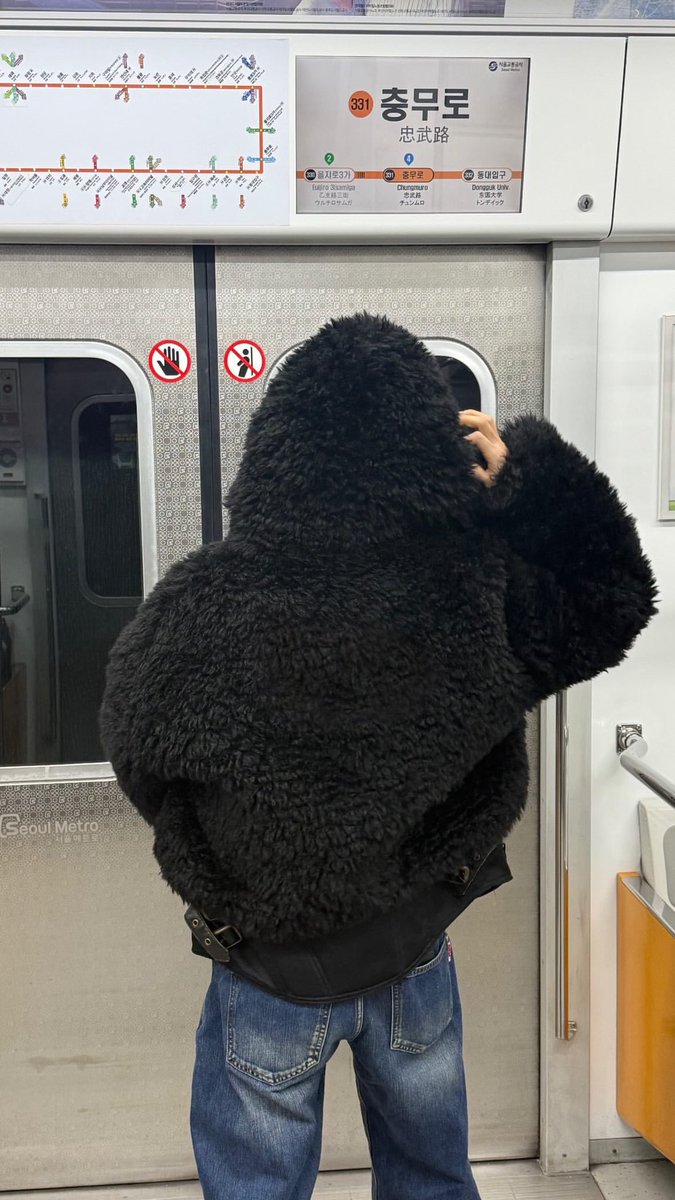 오늘 너무 바빠서 언니랑 전혀 못 놀았어🥲