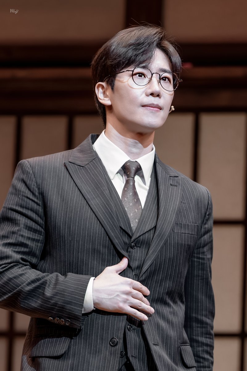 HY__pic's tweet image. 251213 뮤지컬 #팬레터 10주년 기념 공연 낮 커튼콜

김해진 役 #김경수 #배우김경수