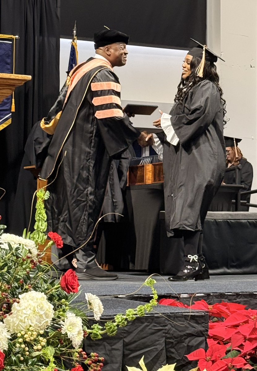 kwent_'s tweet photo. I’m elated and overwhelmed with joy &amp; gratitude! God, thank you!!!! DEGREED!!! BIG BSN!!!! RN LOADING!!!! https://t.co/BIcRrSQWZU