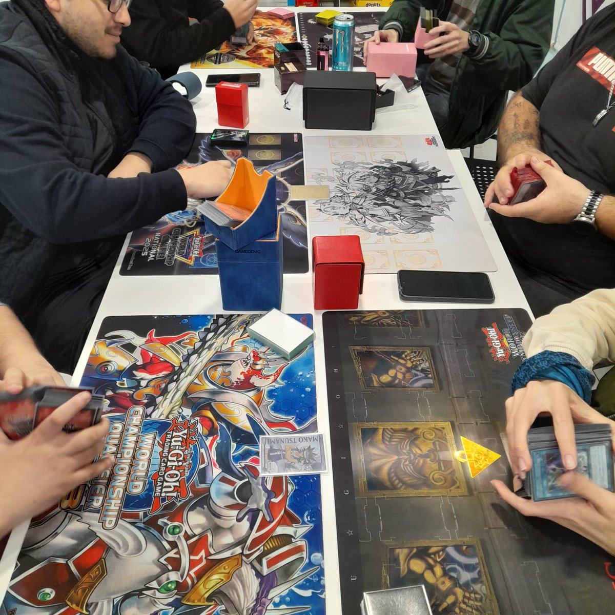 DistritoZer0's tweet image. Recuerda que en nuestras tiendas tenemos zona de ludoteca para disfrutar de tus partidas, con torneos programados y zona de juego libre.

🗓️ consulta nuestros calendarios de eventos en el post fijado
📱Escríbenos a whatsapp para reservar mesa en el fin de semana!