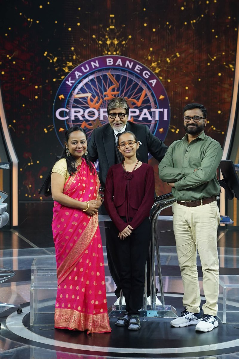 rajeevkamail's tweet photo. Pragyapati in Kaun Banega Crorepati https://t.co/7yovy1JmYO