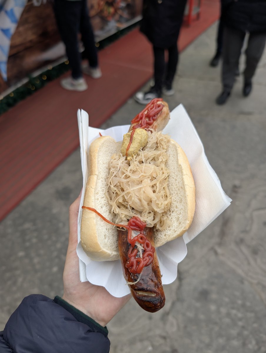イタリア🇮🇹フィレンツェ街歩き｡ 📍サンタ・クローチェ聖堂の前に