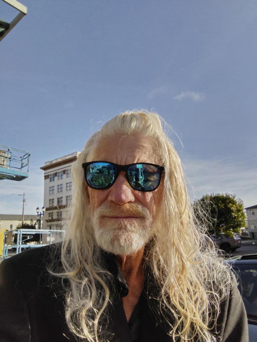 rpp_r's tweet photo. @ParisHilton Good morning, my dear. I live in Eureka California 904 Alpha St. unit 101 have been living here at this apartment for four years now good to see that you’re doing your thing. Looks like you started a family now it’s just me love you guys always. https://t.co/BpFeMiITIa