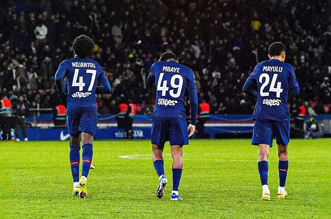 mralafrench's tweet photo. But 100 % titi beau travaux de mbaye , qui progresse comme jamais et premier but de ndjantou #metzpsg https://t.co/ZPPHxE45X9