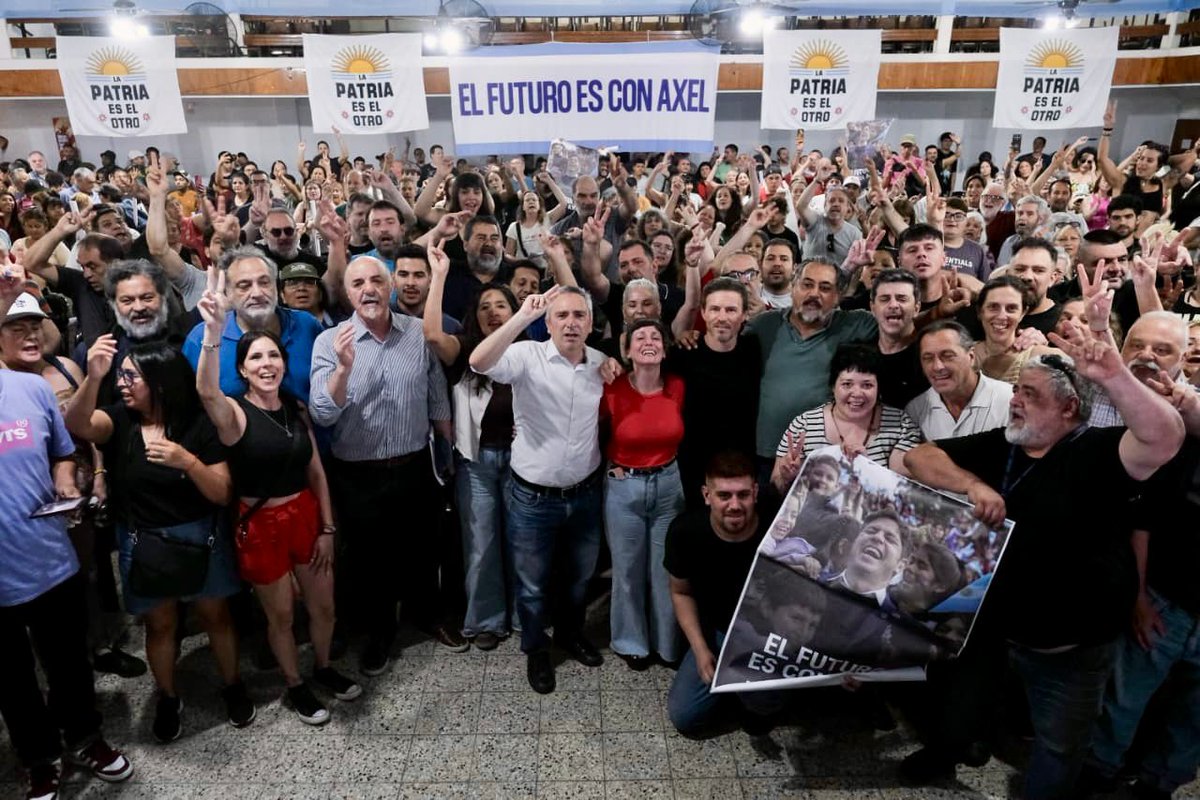 larroqueandres's tweet image. Compartimos un gran plenario de @LPEO_CABA con @BereIanez, @MontenegroViki, @waltercorreaok, @CostaAugusto9, @CarlosTomada y la militancia de la Ciudad de Buenos Aires.

Nuestra tarea hoy, ante este presente tan adverso, es fortalecer la construcción militante, redoblar esfuerzos…