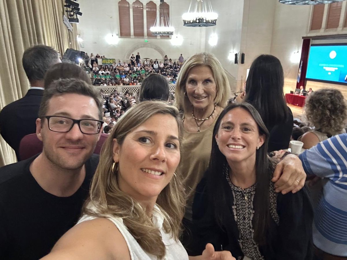 XimenaGarciaBl's tweet photo. La @UNLitoral tiene nueva rectora ✨

Felicitaciones a Laura Tarabella por haber sido elegida para conducir nuestra Universidad a partir del año próximo. La primera rectora mujer en la historia de la UNL. https://t.co/MgiSCRM1N1